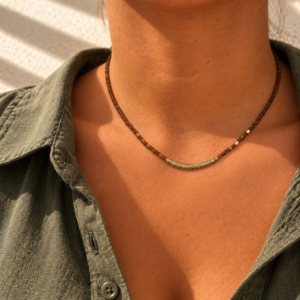 Collier Nara – Perles et acier inoxydable doré